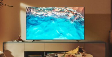 Samsung TV Crystal UHD 55BU8000 vs Samsung QLED 4K 2022 55Q75B